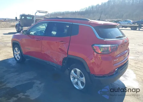 2018 Jeep Compass Latitude 4X4 z USA, uszkodzony, nr VIN 3C4NJDBB0JT331884